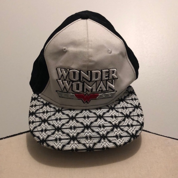 Wonder, woman, baseball, cap, hat, black, white, DC comics Warner  EUC snap back - Picture 2 of 6